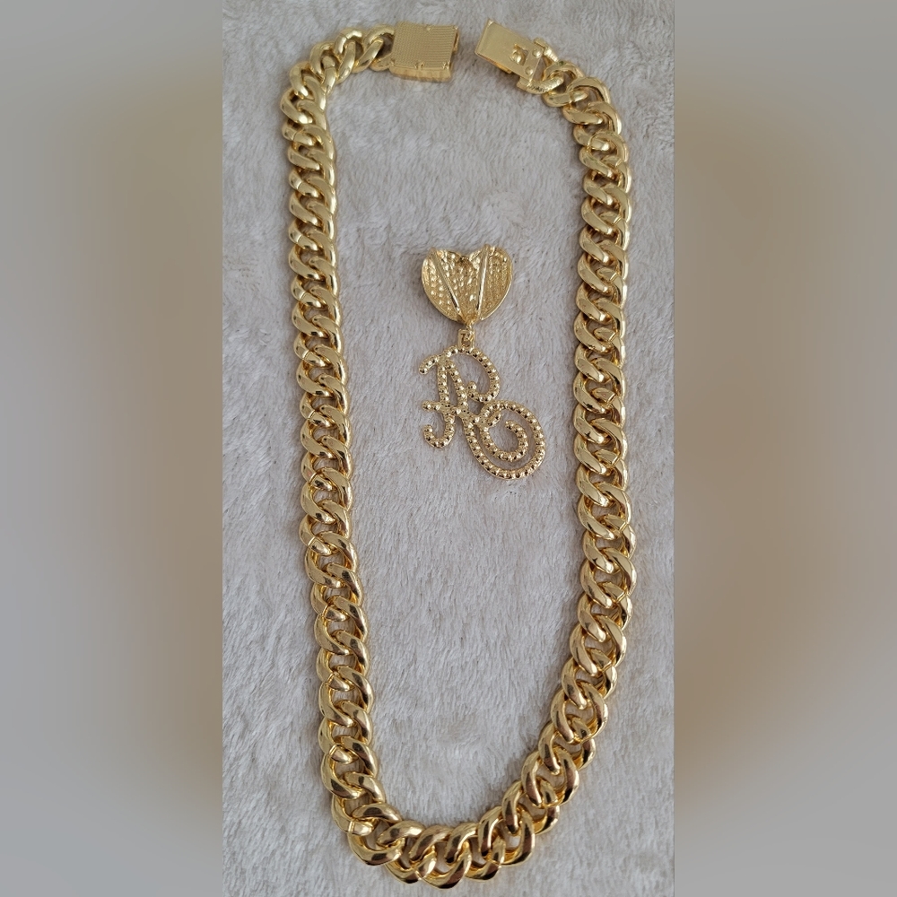 18K Gold Plated Iced Miami Cuban Link Chain With Heart/Cursive A Pendant - Picture 13 of 16